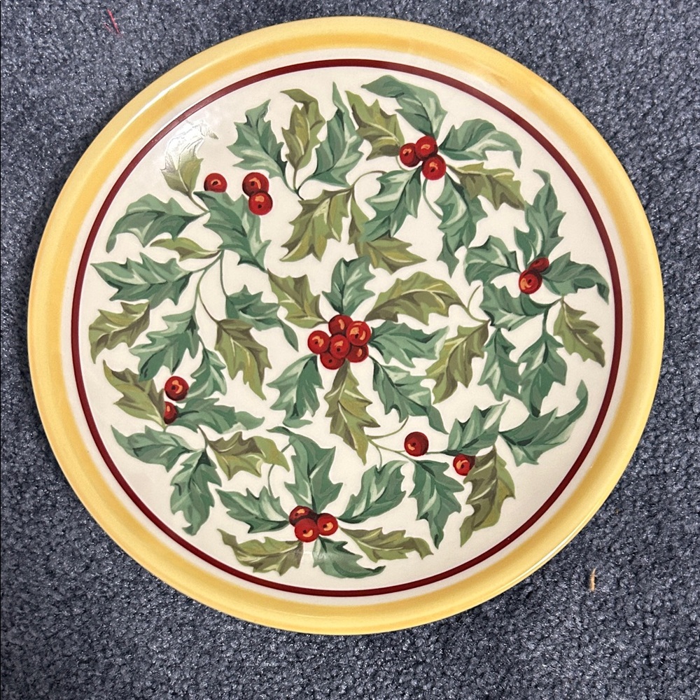 Longaberger Pottery Holly berry and Cream Lunch Plate. 2001, retired vintage.